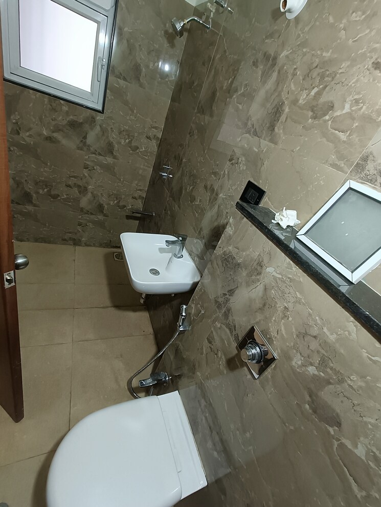 Bathroom, vtp-beaumonde 2 Bedroom 797 Sq.Ft. Apartment In Kharadi Pune 7307636