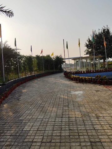 Swimming Pool in 1 BHK Apartment at Signature Global Synera, Sector 81 – for Sale