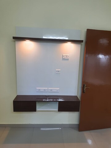 Furnished Amenities in 2 BHK Apartment at Signature Global Synera, Sector 81 – for Sale