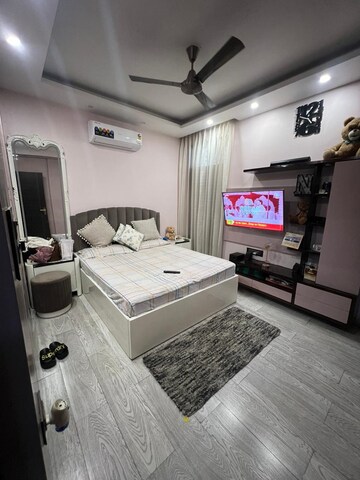 Bedroom in 5 BHK Builder Floor at Huda CGHS, Sector 56 – for Sale