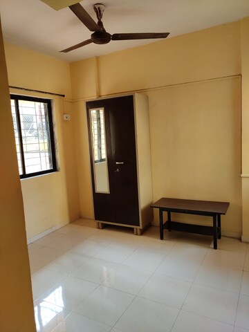 Room in 1 BHK Apartment at Thane West – for Sale