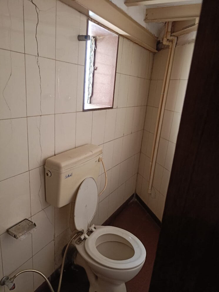 Bathroom, sunita-apartment 2 Bedroom 860 Sq.Ft. Apartment In Peddar Road Mumbai 7307821