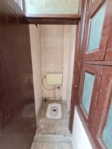 Bathroom in 3 BHK Builder Floor at Dwarka Mor – for Rent