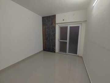 Room in 3 BHK Apartment at Pardos Okas Residency, Sushant Golf City – for Sale