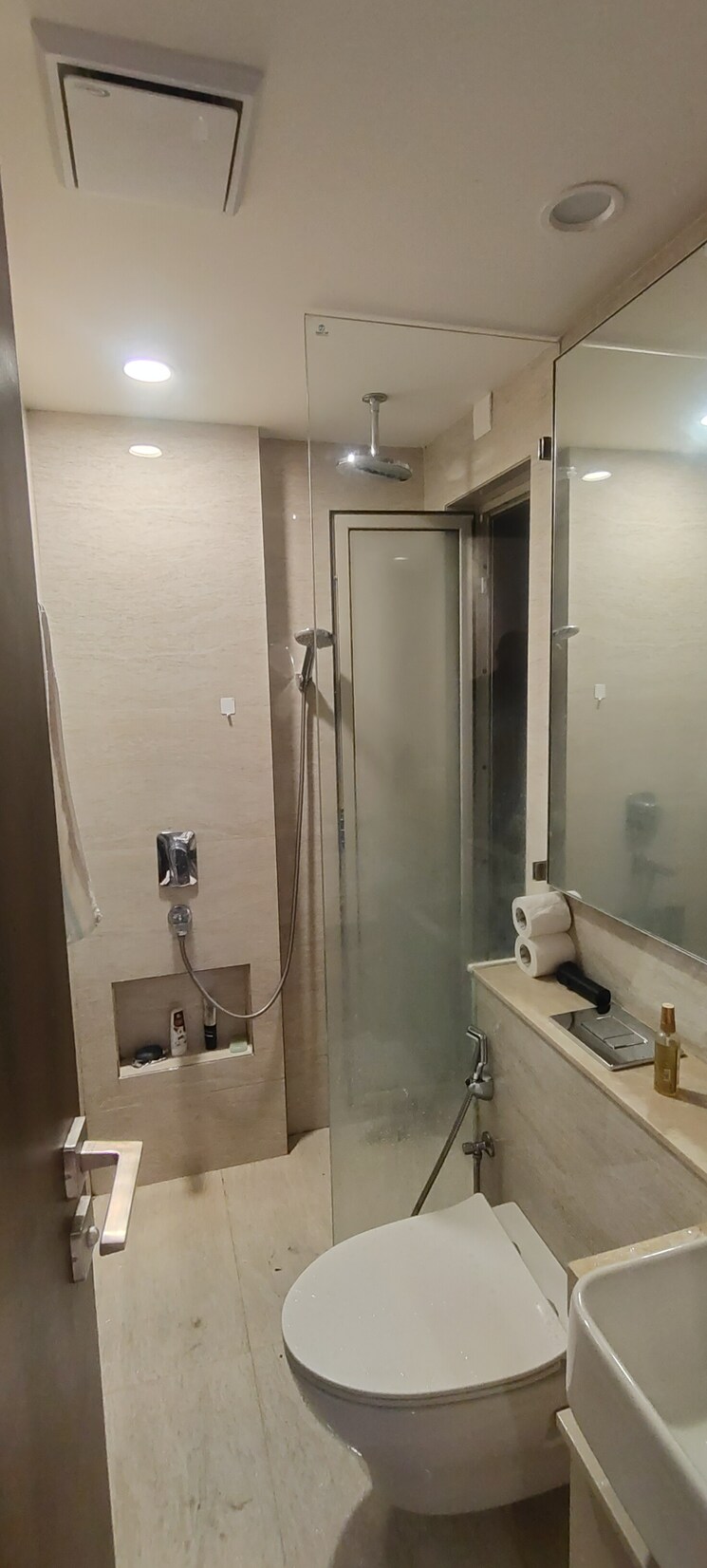 Bathroom, hiranandani-regent-hill 1 Bedroom 379 Sq.Ft. Apartment In Powai Mumbai 7308068
