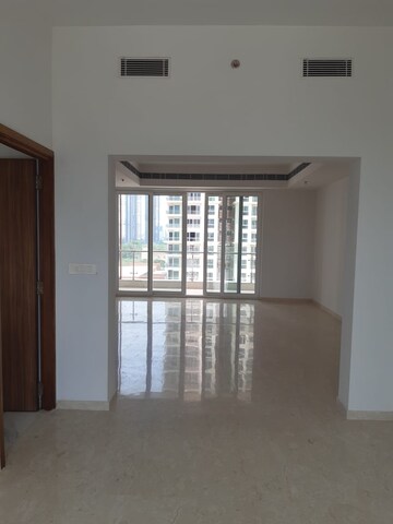 Room in 3 BHK Apartment at Conscient Hines Elevate, Sector 59 – for Sale