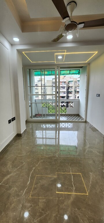 Room in 3 BHK Apartment at Sector 6, Dwarka – for Sale