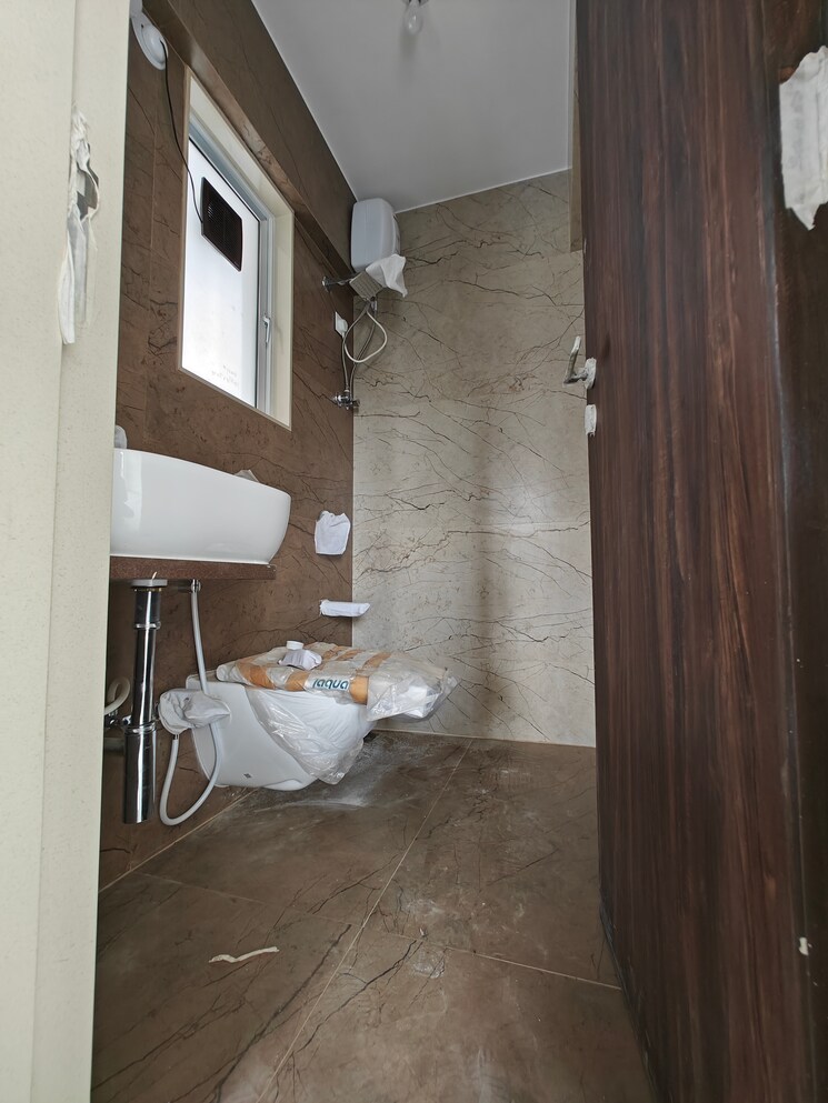 Bathroom, raj-laxmi-chs 1 Bedroom 386 Sq.Ft. Apartment In Borivali West Mumbai 7308206