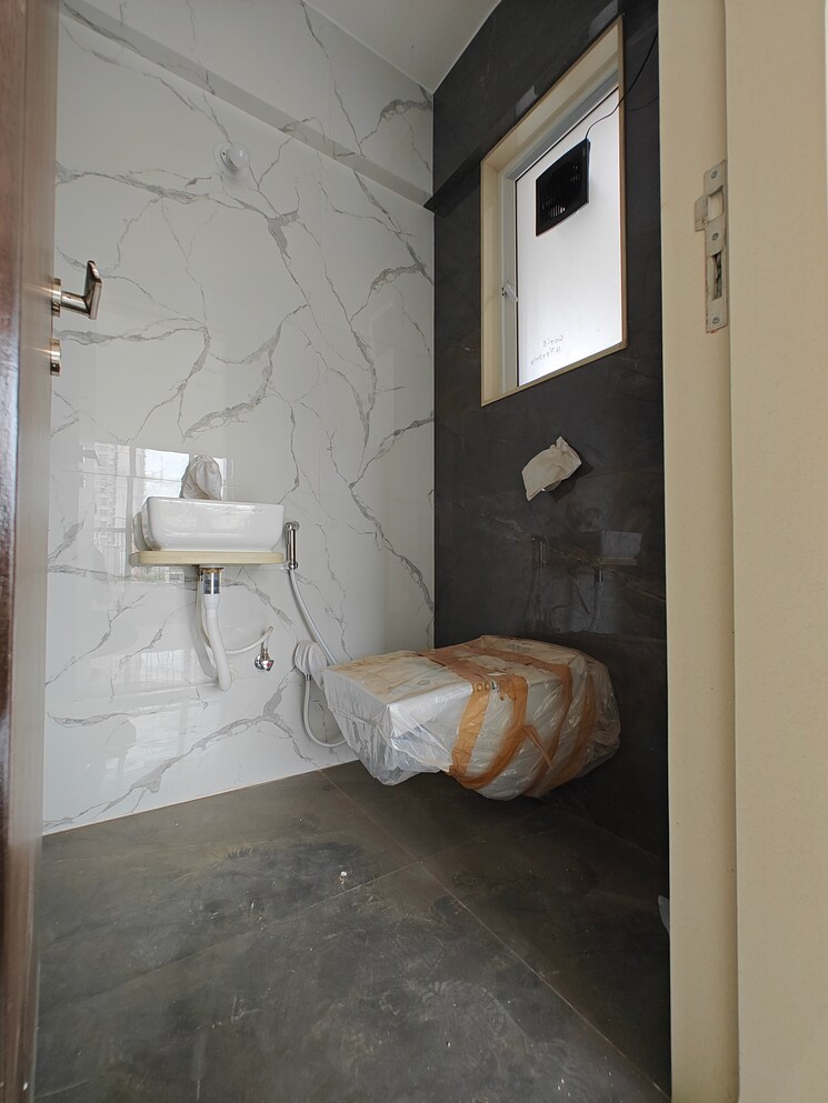 Bathroom, raj-laxmi-chs 1 Bedroom 386 Sq.Ft. Apartment In Borivali West Mumbai 7308206
