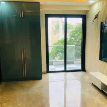 Room in 3 BHK Builder Floor at Uppal Southend, Sector 49 – for Sale