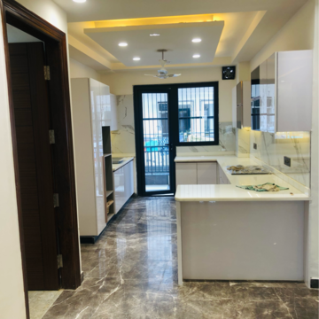 Building Lobby in 3 BHK Builder Floor at Uppal Southend, Sector 49 – for Sale