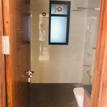 Bathroom in 3 BHK Builder Floor at Uppal Southend, Sector 49 – for Sale
