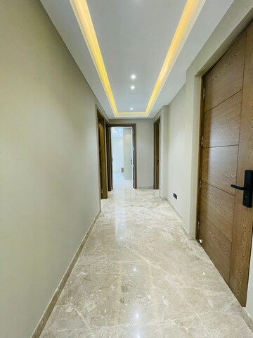 Building Lobby in 4 BHK Builder Floor at Ansal API Esencia, Sector 67 – for Sale