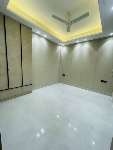 Room in 4 BHK Builder Floor at Ansal API Esencia, Sector 67 – for Sale