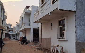 6 BHK Villa For Sale in Sector 107