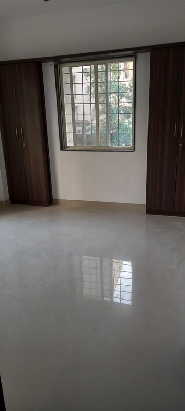 Room in 1 BHK Apartment at Oasis City Apartment, Mokarwadi – for Sale