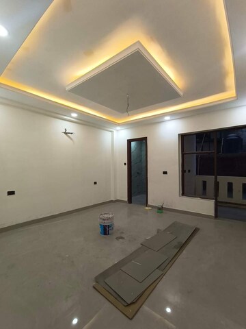 Room in 3.5 BHK Builder Floor at Sainik Colony – for Sale