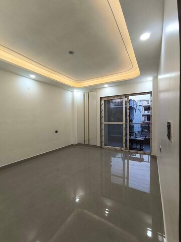 Room in 3.5 BHK Builder Floor at Sainik Colony – for Sale
