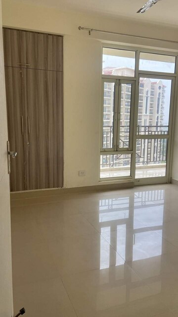 Room in 2 BHK Apartment at Signature Global Orchard Avenue, Sector 93 – for Sale