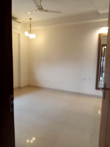 Room in 3 BHK Builder Floor at Sector 19 – for Sale