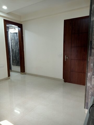 Room in 3 BHK Builder Floor at Sector 19 – for Sale