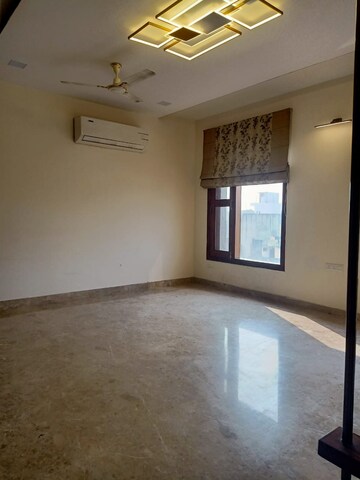 Room in 3 BHK Builder Floor at Sector 19 – for Sale
