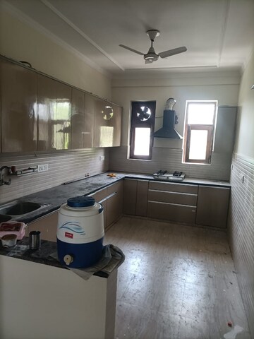 Living Room in 6+ BHK Independent House at RWA Apartments Sector 52, Sector 52 – for Sale