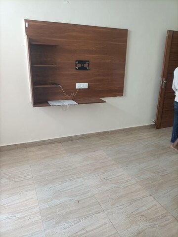 Room in 6+ BHK Independent House at RWA Apartments Sector 52, Sector 52 – for Sale