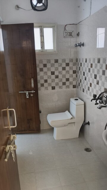 Bathroom in 3.5 BHK Apartment at Shatabdi Vihar Sector-61, Sector 61 – for Sale