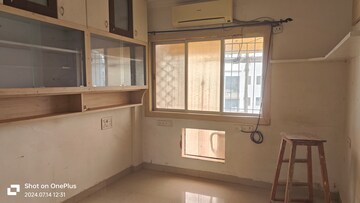 Room in 5 BHK Apartment at Vasai West – for Sale