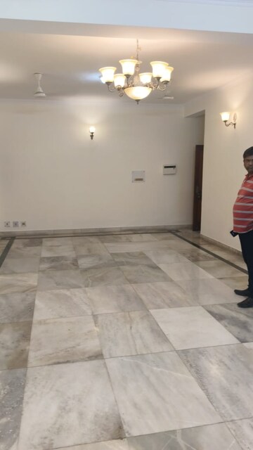 Room in 3.5 BHK Apartment at Shatabdi Vihar Sector-61, Sector 61 – for Sale