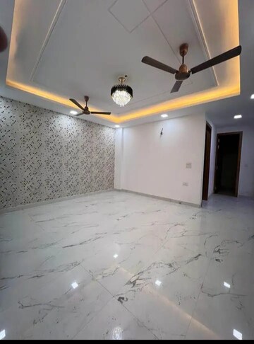 Room in 4 BHK Builder Floor at Ambesten Twin County, Sector 1 Greater Noida – for Sale