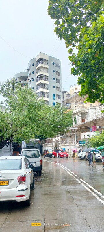 Master Bedroom in 1.5 BHK Apartment at Andheri East – for Sale