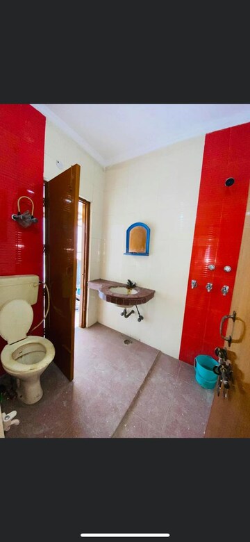 Furnished Amenities in 2 BHK Independent House at Sector 50 – for Sale