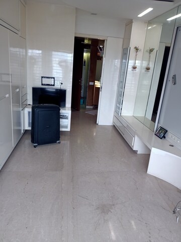Building Lobby in 3 BHK Apartment at Sahyadri Apartment Malad, Malad East – for Sale