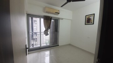 Room in 2 BHK Apartment at Rustomjee Urbania Azziano, Majiwada – for Sale