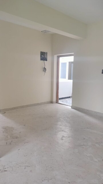 Room in 3 BHK Apartment at Ameenpur – for Sale