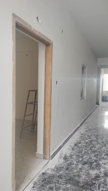 Room in 3 BHK Apartment at Ameenpur – for Sale