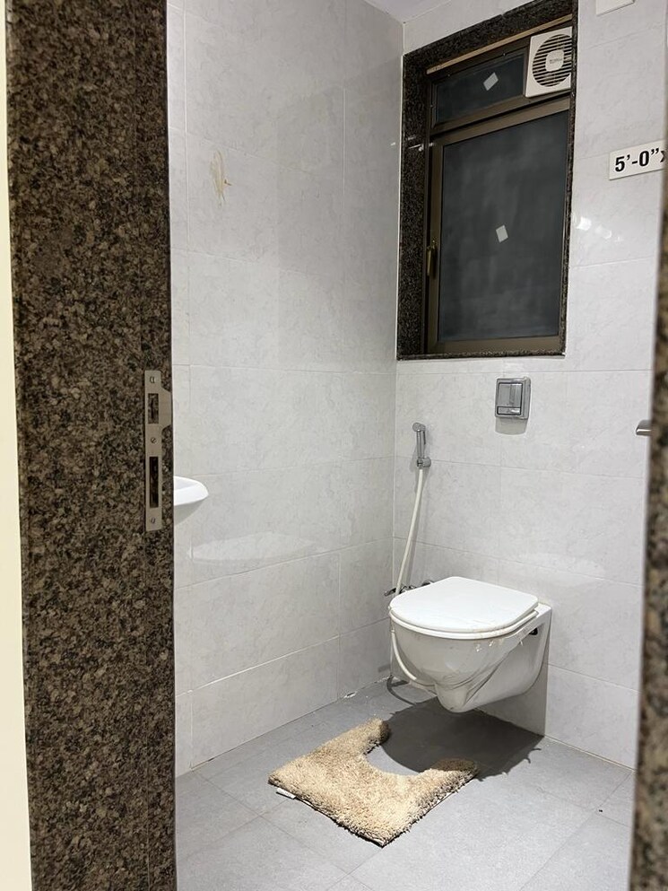 Bathroom, shivalik-bandra-north-gulmohar-avenue 1 Bedroom 322 Sq.Ft. Apartment In Bandra East Mumbai 7311231