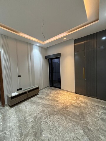 Room in 3 BHK Builder Floor at Kirti Nagar – for Sale