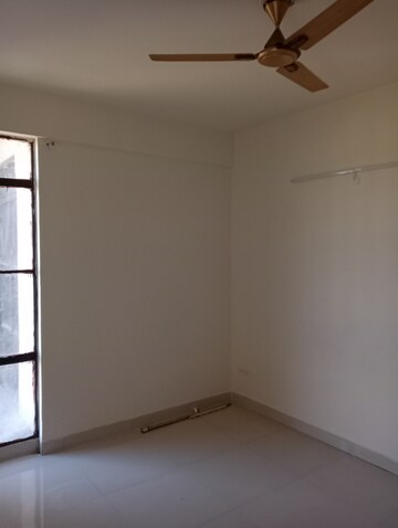 Room in 1.5 BHK Apartment at Sector 81a – for Sale