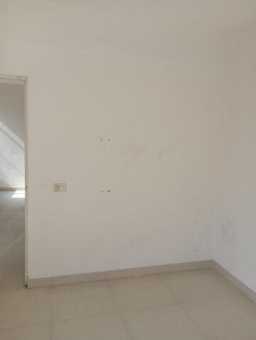 Room in 2 BHK Apartment at Signature Global Synera, Sector 81 – for Sale