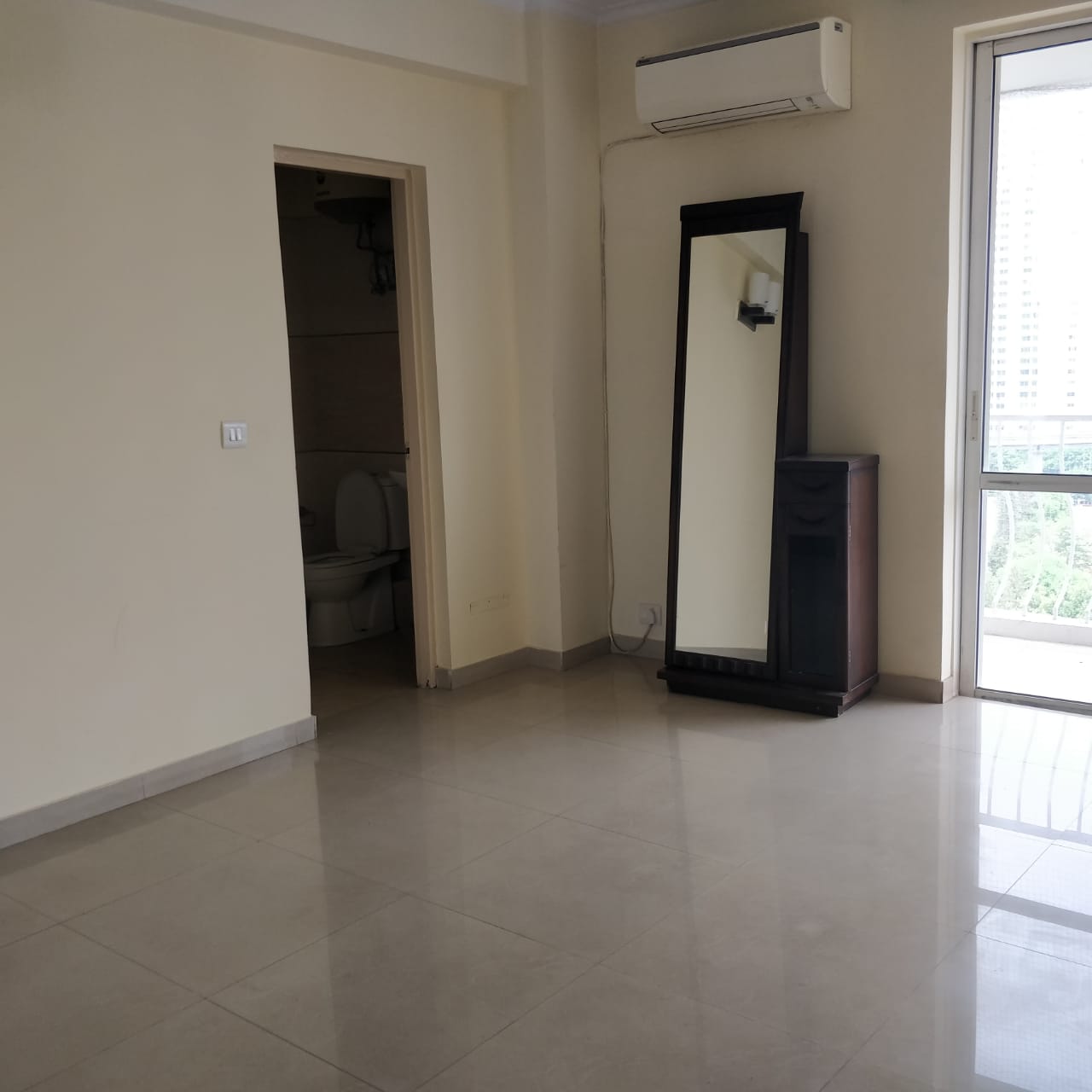 3 BHK Apartment For Rent in DLF The Carlton Estate Dlf Phase V Gurgaon  7312034