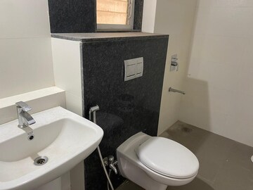 Bathroom in 2 BHK Apartment at Akanksha Pioneer, Vartak Nagar – for Sale