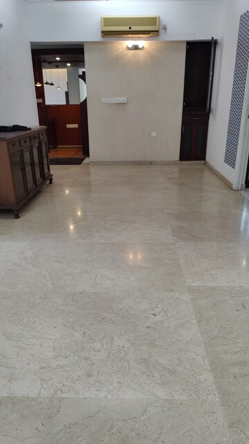 Room in 3 BHK Apartment at Hiranandani Gardens Eldora, Powai – for Sale