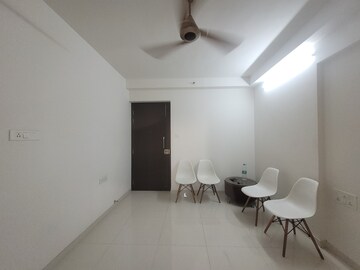 Room in 1.5 BHK Apartment at Godrej Emerald, Ghodbunder Road – for Sale