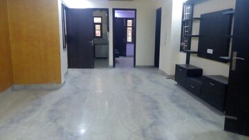 Room in 3 BHK Builder Floor at Mahavir Enclave – for Sale