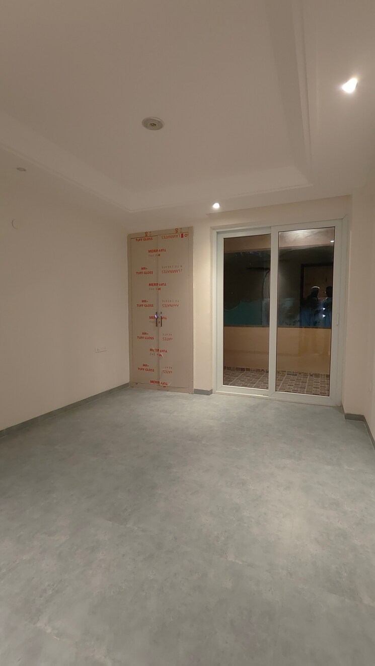 Room, pakhowal road 3 Bedroom 2480 Sq.Ft. Apartment In Pakhowal Road Ludhiana 7312695