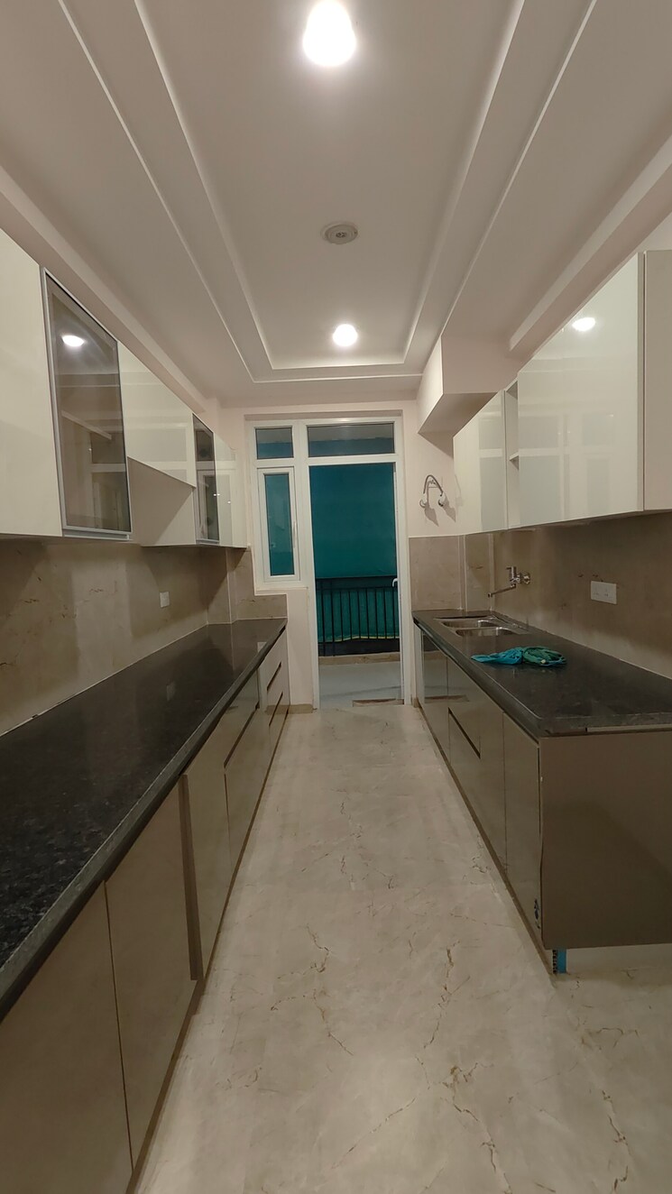 Kitchen, pakhowal road 3 Bedroom 2480 Sq.Ft. Apartment In Pakhowal Road Ludhiana 7312695