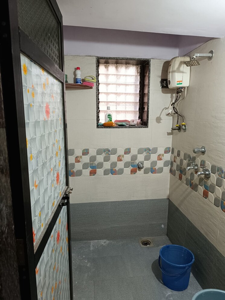 Bathroom, bhakti-society 1 Bedroom 555 Sq.Ft. Apartment In Kalwa Thane 7312833